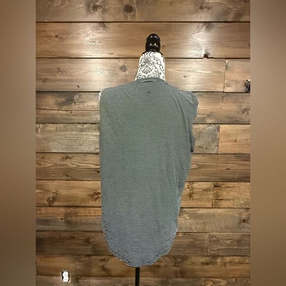 Lululemon Athletica Gray Sleeveless Boxy Muscle Tee - Picture 4 of 6